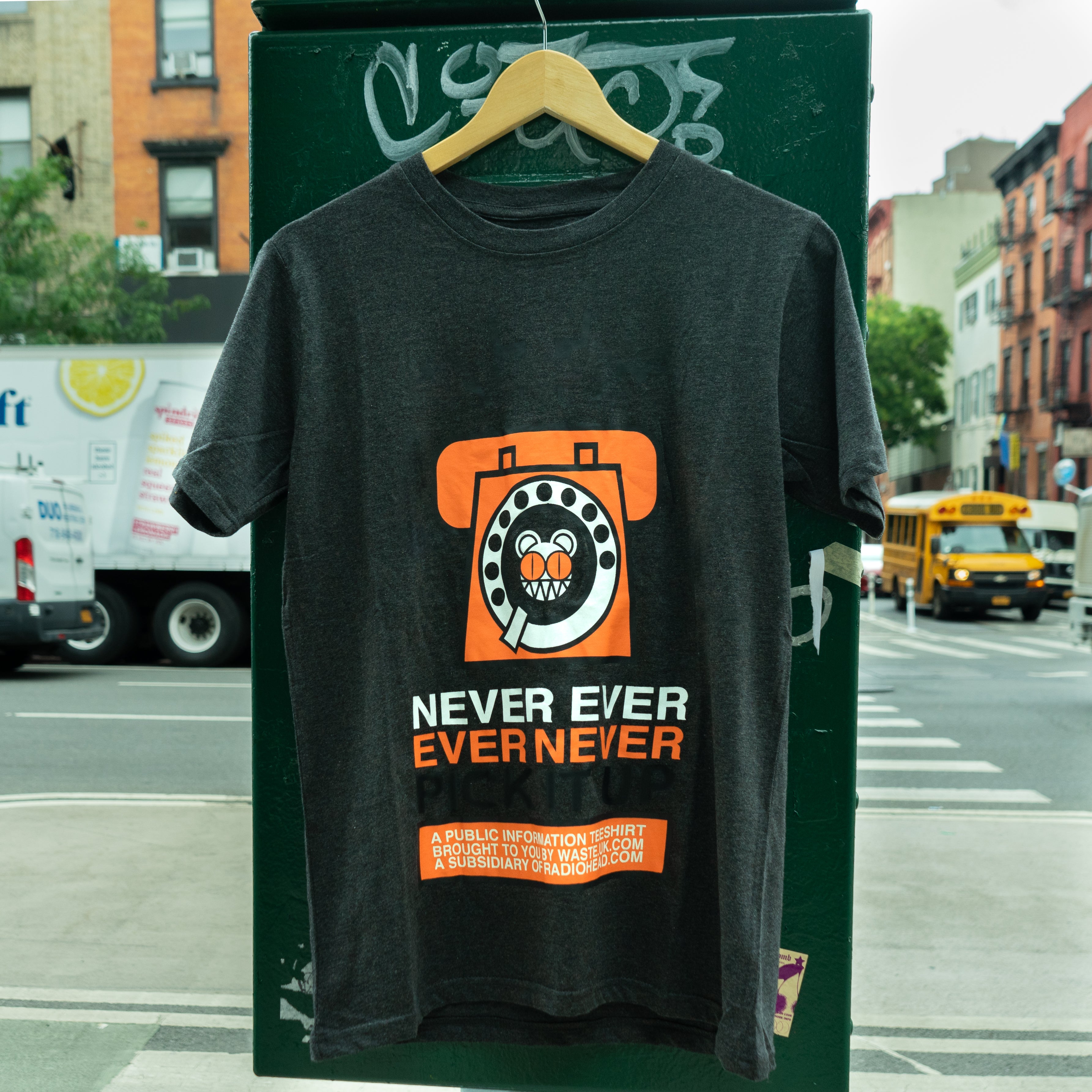T-shirt Officiel Radiohead 'Never Pick It Up' - Homme Couleur Charbon, Licence Officielle - 4